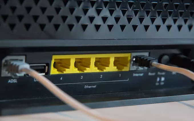 ADSL 固定 IP 及數據機硬體撥接